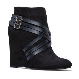 NEW IN BOX wedge bootie sexy!